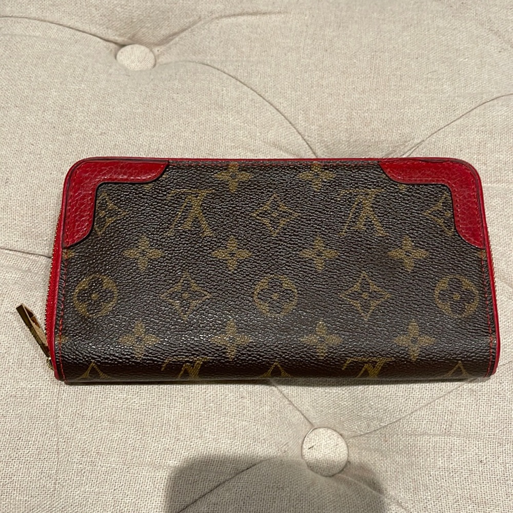 Louis Vuitton Zippy Retiro Wallet